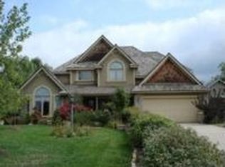 1004 Stone Meadows Dr, Lawrence, KS 66049