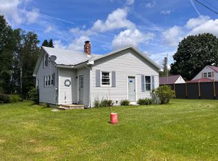 9 Katahdin St, Stacyville, ME 04777
