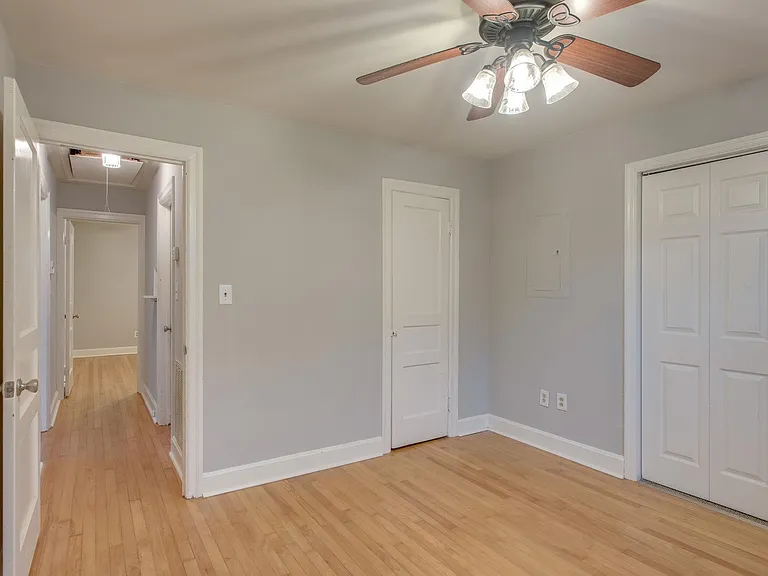 1812 Hillside Ave — Photo 5