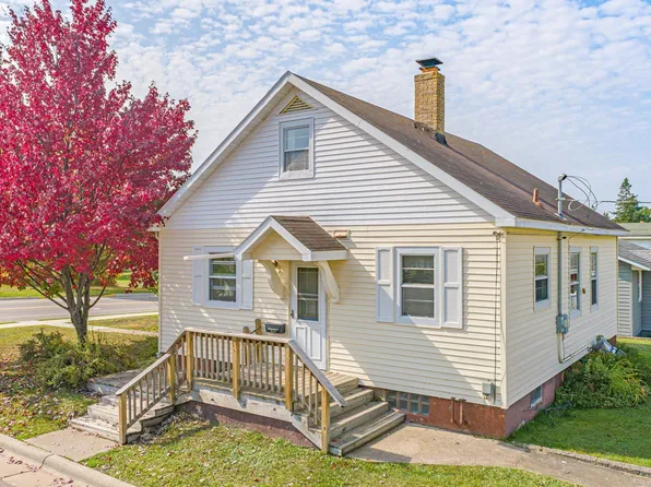 745 E James St, Ely, MN 55731