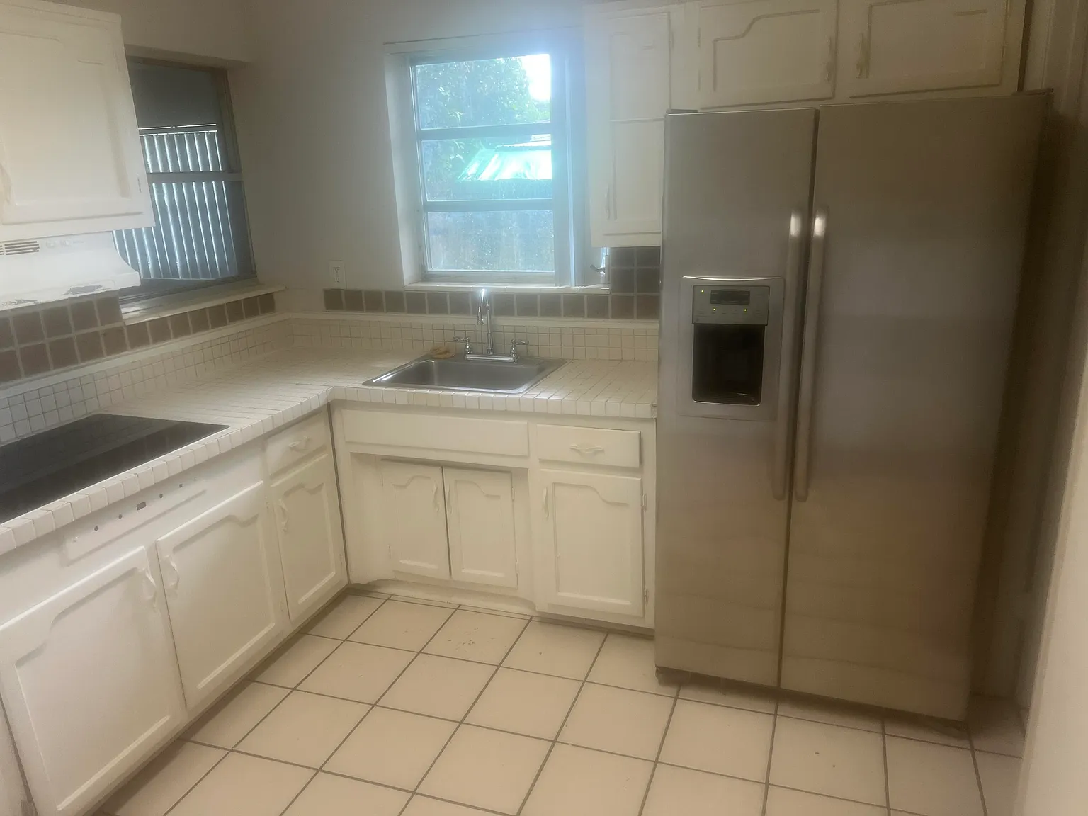 3 bed, 2.0 bath, 1302 sqft, $2,500 — Photo 4
