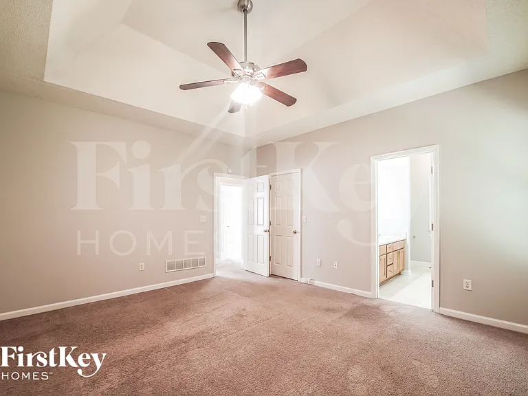 321 Sue Ct — Photo 12
