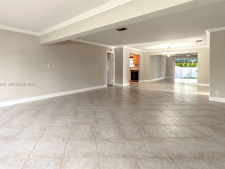 947 Lincoln St — Photo 28
