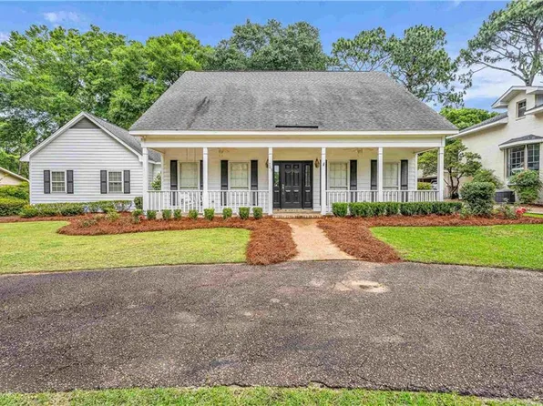 705 Holly Dr, Fairhope, AL 36532