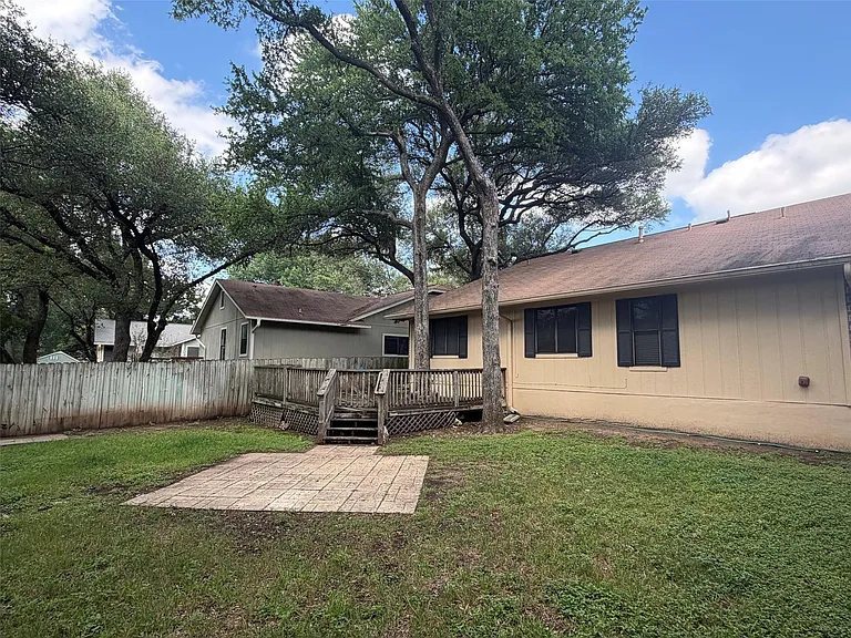 7422 Dallas Dr — Photo 16