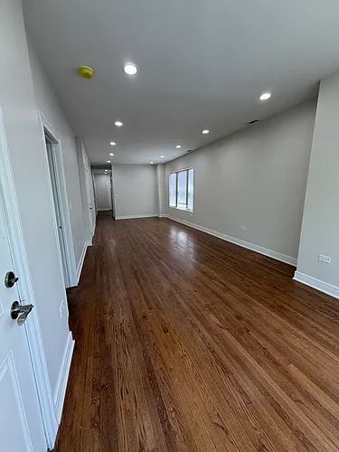 6327 S Artesian Ave #2 Photo 1