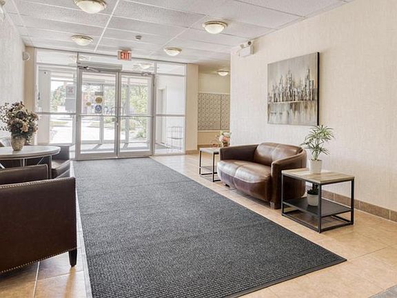 3rd image of 5000 Wyandotte St E #410