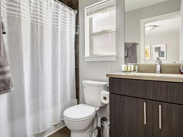 78 N Logan St — Photo 13