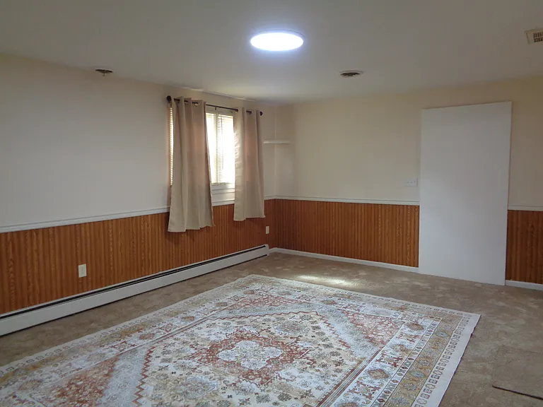 1302 Miller St — Photo 13