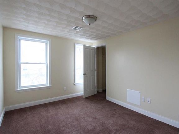 4th image of 6 Douglass St