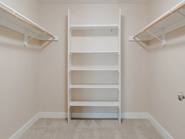 76_loft walk in closet