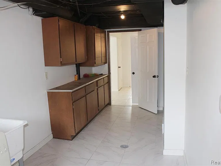 7246 Saint Auburn Dr — Photo 48