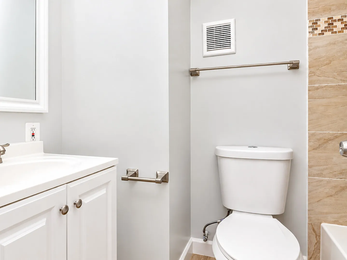 5 bed, 1200 sqft, $2,200 — Photo 4