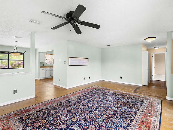 3rd image of 6067 Cottontail Rd NE