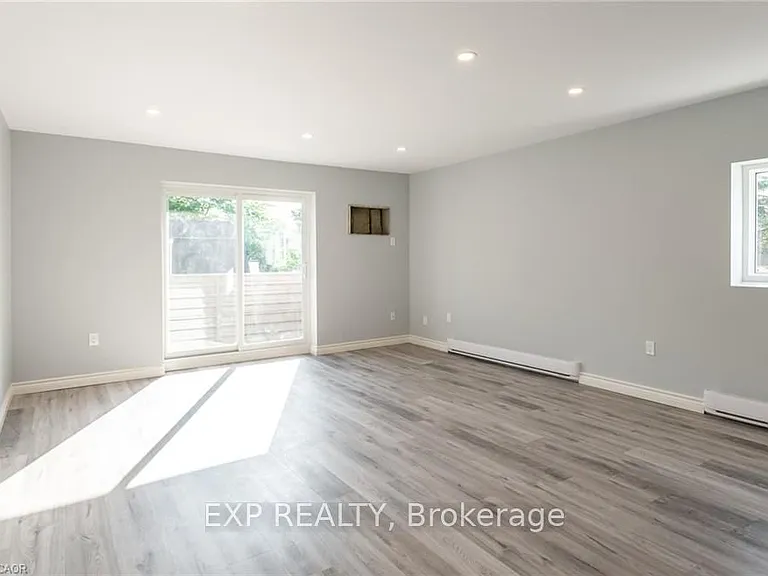 529 Elm St #16 — Photo 2