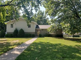 4760 Hickory St, Springdale, AR 72764