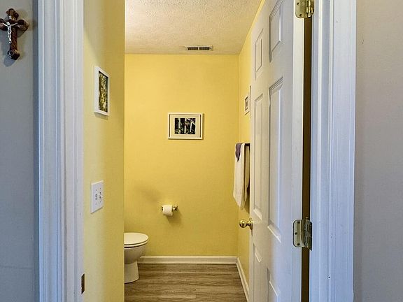 5th image of 6723 Arbor Creek Dr