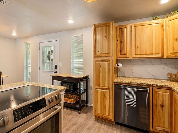 5th image of 1308 Utopia Ct