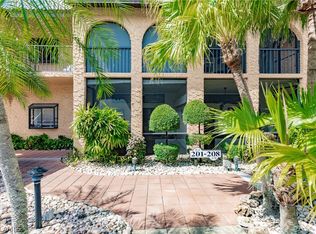 5510 SW 4th Pl APT 202, Cape Coral, FL 33914