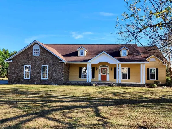 117 Crescent Ct, Fitzgerald, GA 31750