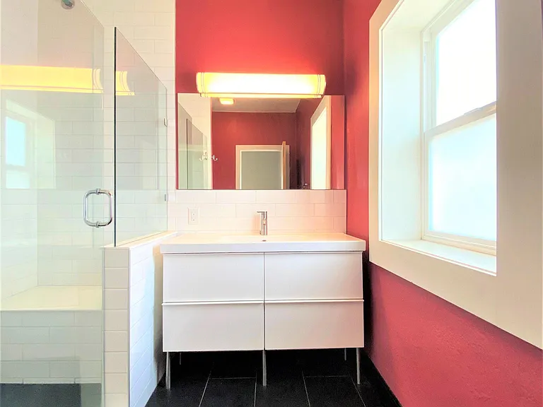 252 Linden St #C — Photo 4