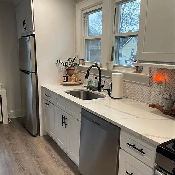 60 Weaver St — Photo 4