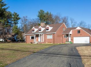 1050 Northampton St, Holyoke, MA 01040