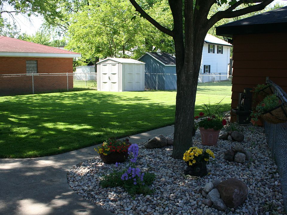 2nd image of 3260 S Manor Dr