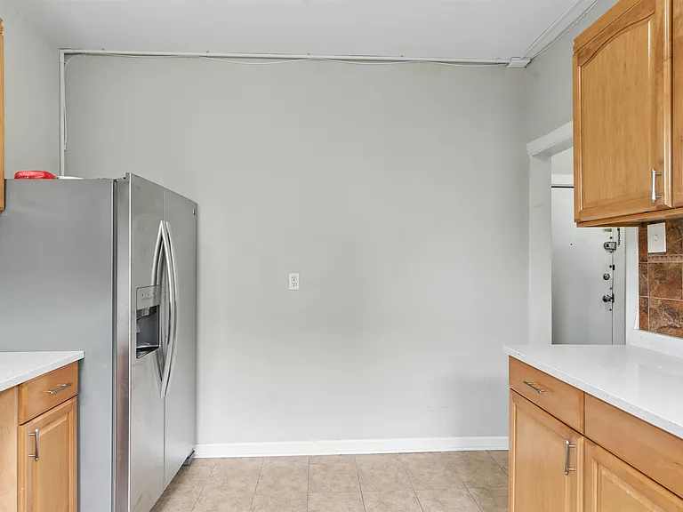 217 44th St #9 — Photo 2