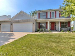 3203 Eagle Crest Rd, Bloomington, IL 61704