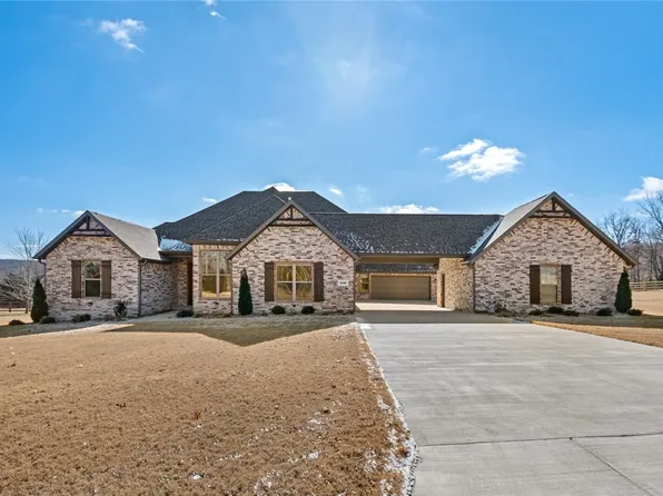 21161 Silent Oak Dr, Fayetteville, AR 72703