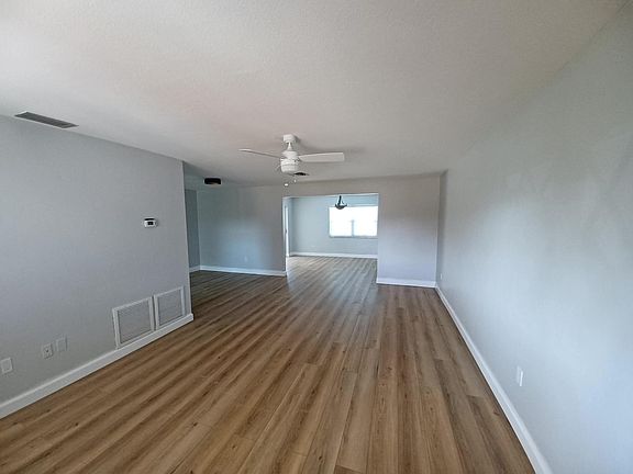 3rd image of 670 Roanoke St