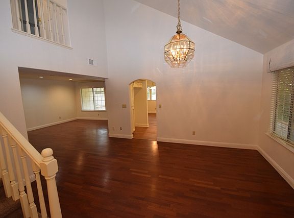 3rd image of 116 Eagle Creek Ct