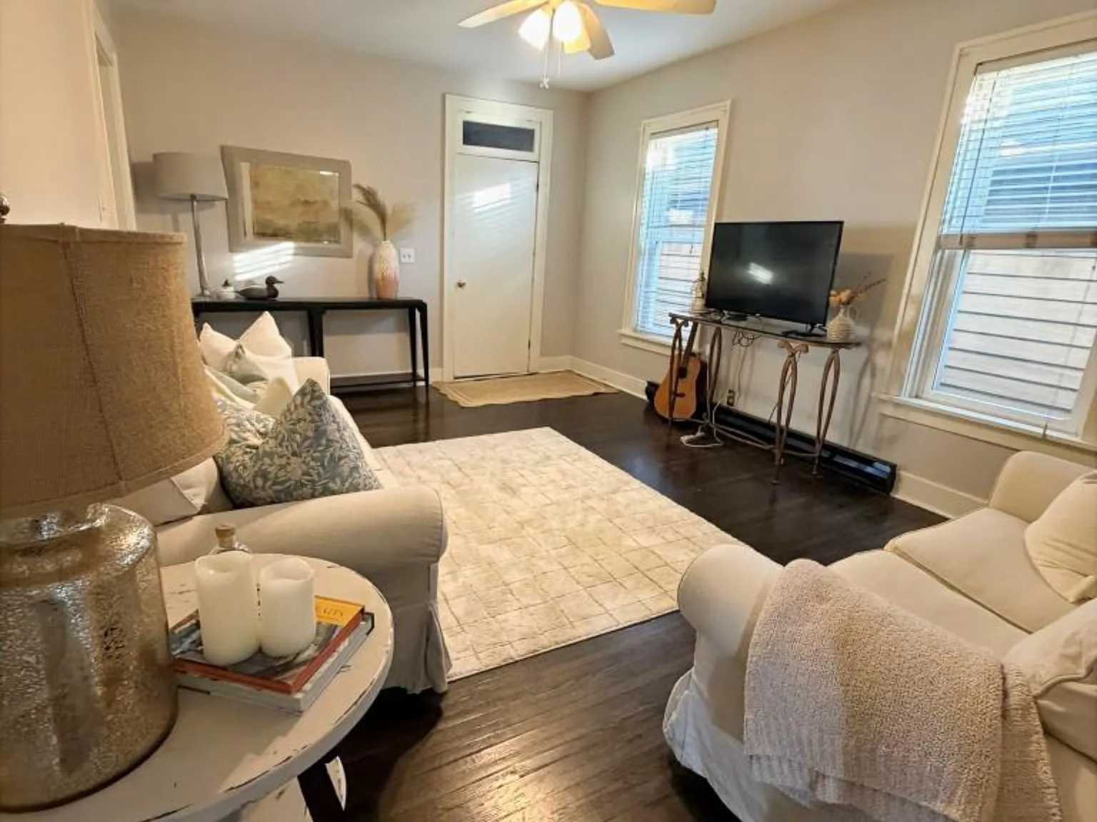 2 bed, 900 sqft, $1,650 — Photo 2