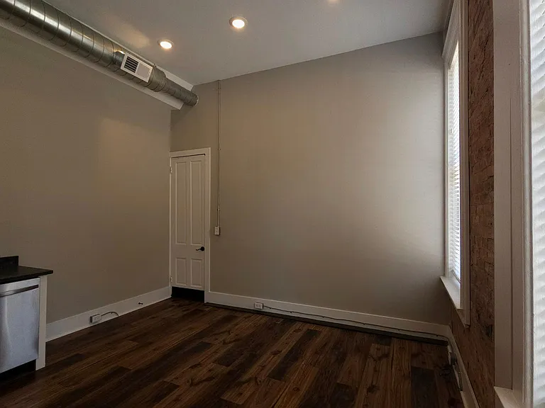 1905 Race St #101 — Photo 3