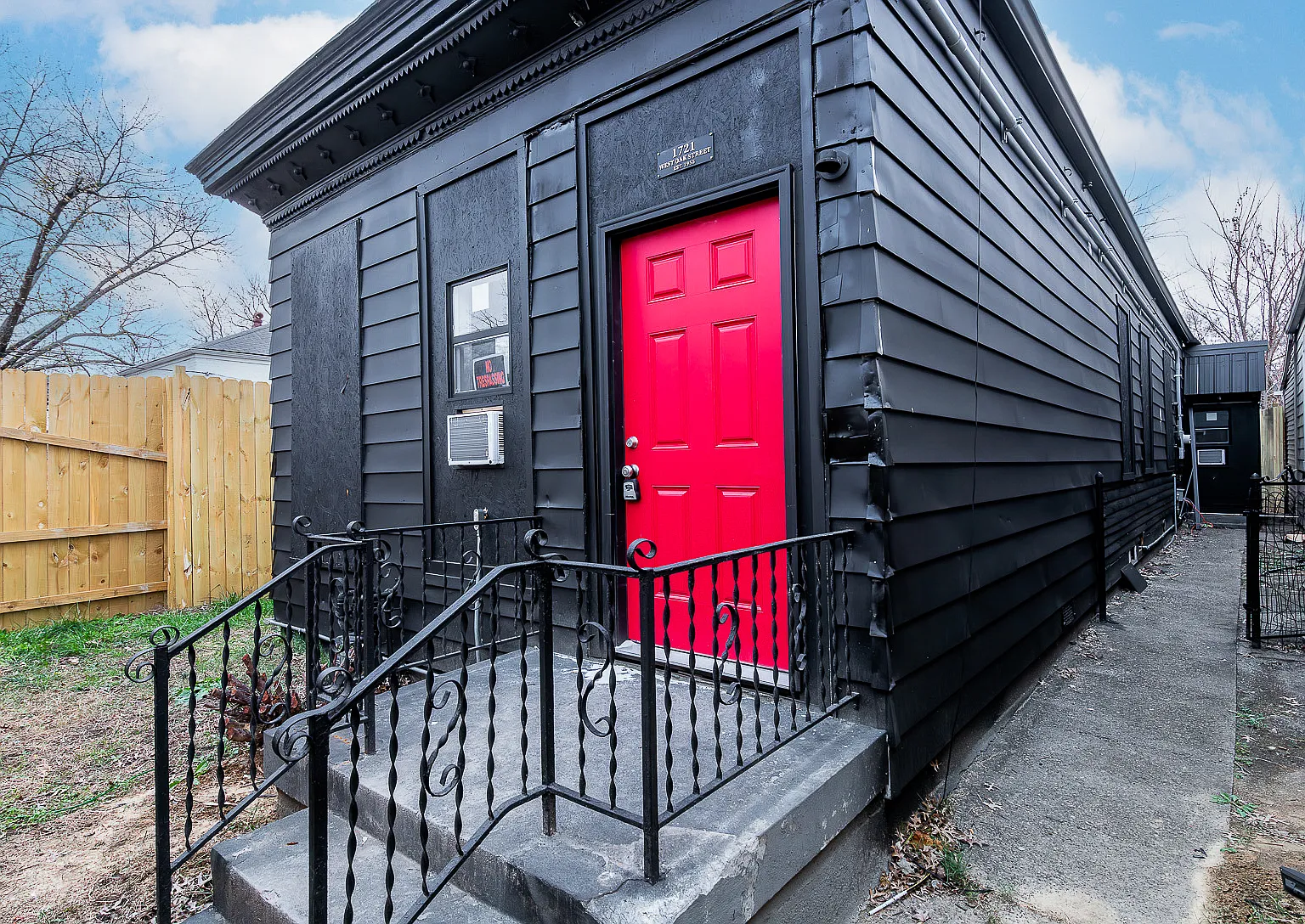 1721 West Oak St - 1 — Photo 1