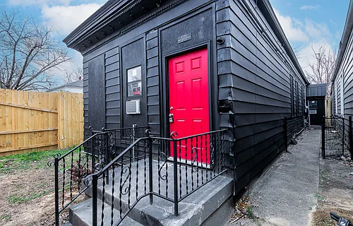 1721 W Oak St Photo 1