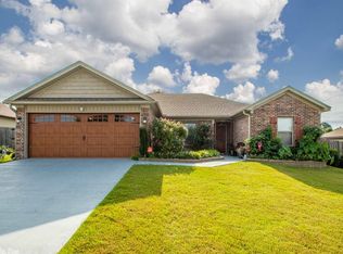 306 Merril Dr, Benton, AR 72015
