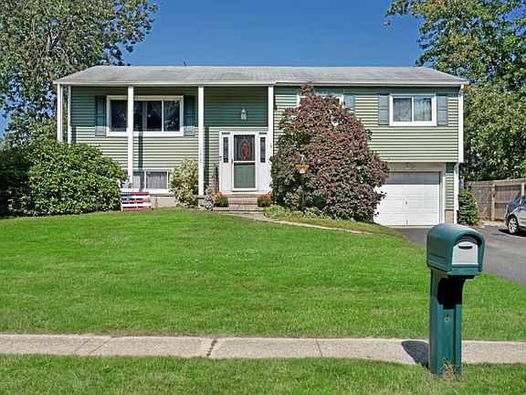 2nd image of 1612 Deer Hollow Dr