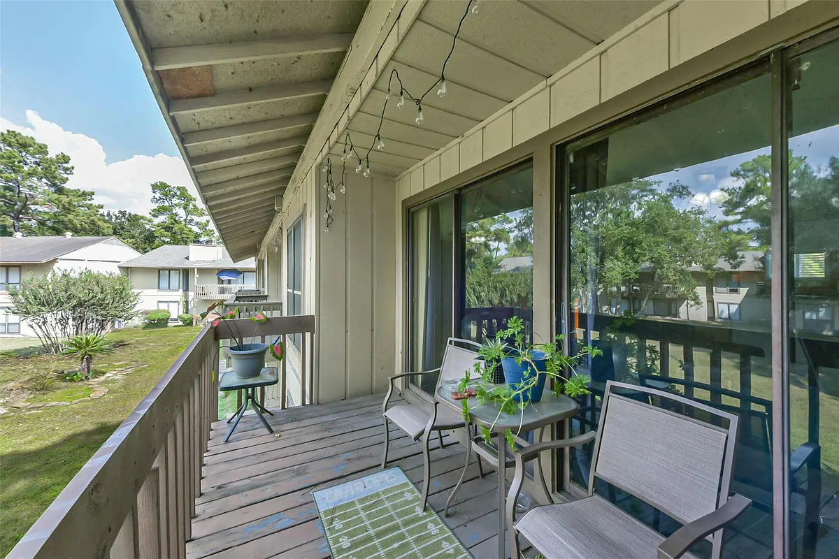 Building Photo - 15919 Golf Club Dr #215