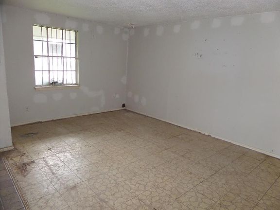4th image of 14218 White Heather Dr