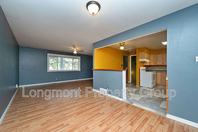 4 bed, 2.0 bath, 2025 sqft, $2,540 — Photo 4