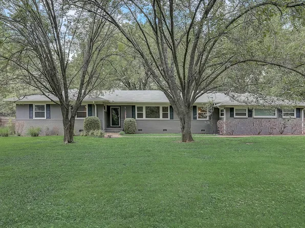 808 Battery Ln, Nashville, TN 37220