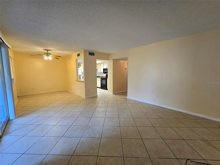 561 Fairways Cir #A — Photo 4