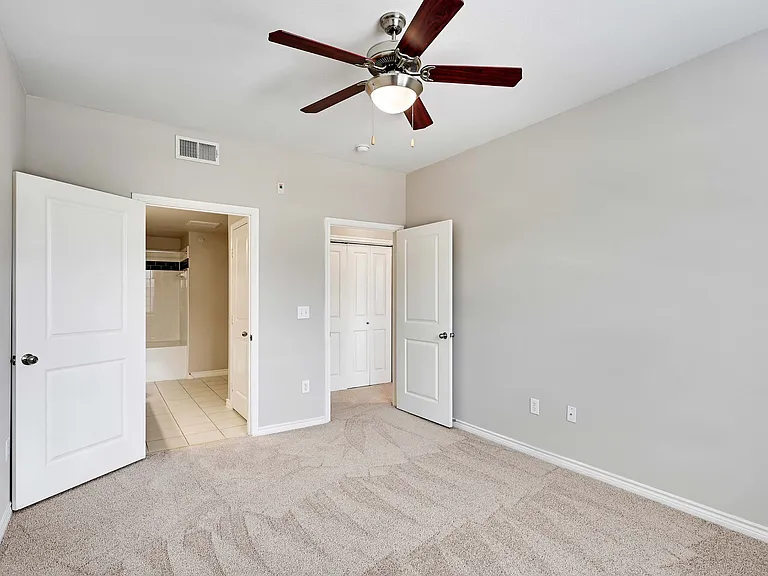 Greenhaven Apartments — Photo 17