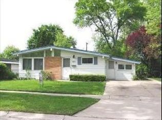 8 E Jeffery Ave, Wheeling, IL 60090