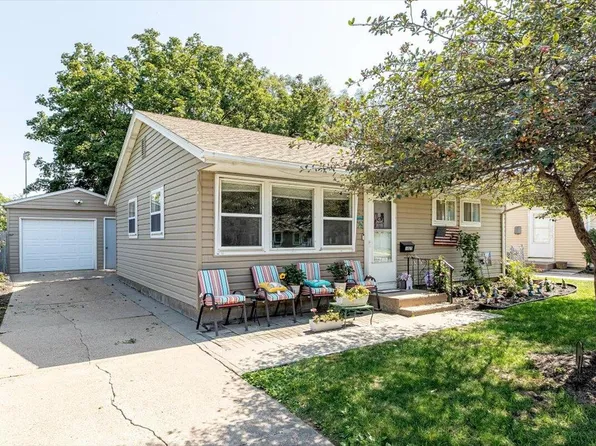 1025 N 26th St, Council Bluffs, IA 51501