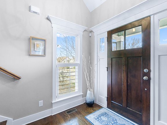 4th image of 9582 Rookwood Cir