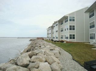 242 W Lakeshore Dr APT F, Port Clinton, OH 43452