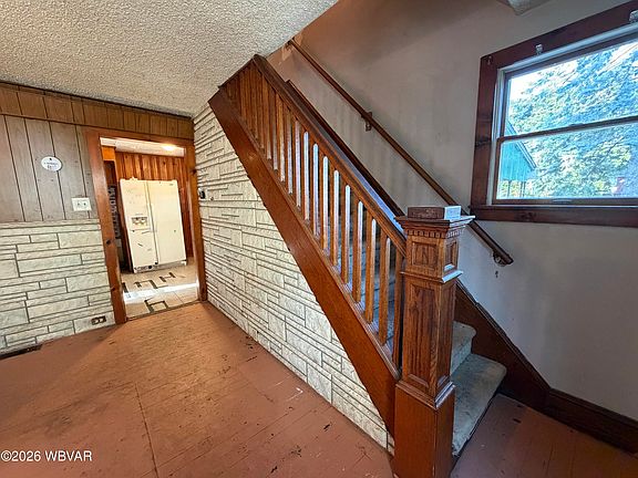 5th image of 418 S Highland St